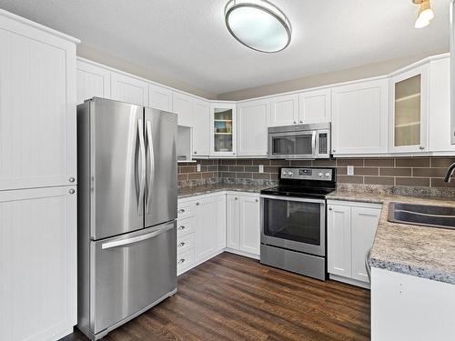 2299 Garymede Drive, Kamloops, BC - Indoor Photo Showing Kitchen With Double Sink With Upgraded Kitchen