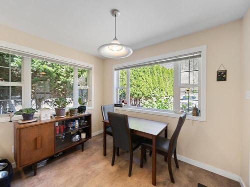 3697 Navatanee Drive, Kamloops, BC - Indoor Photo Showing Dining Room