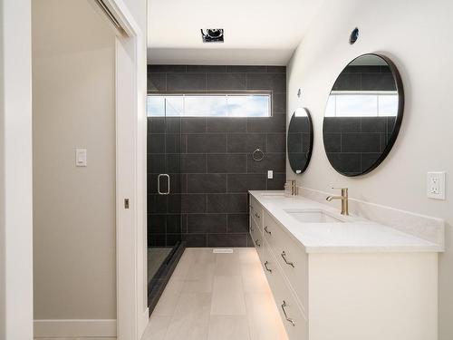 2165 Galore Cres, Kamloops, BC - Indoor Photo Showing Bathroom