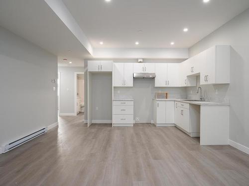 2165 Galore Cres, Kamloops, BC - Indoor Photo Showing Kitchen