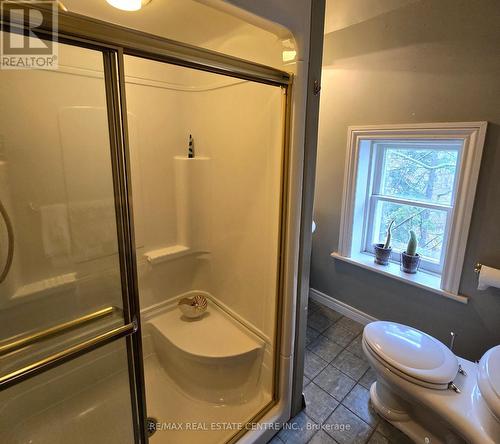 340 Dundas Street E, Hamilton, ON - Indoor Photo Showing Bathroom