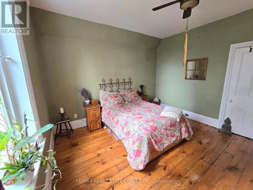 340 Dundas Street E, Hamilton (Waterdown), ON - Indoor Photo Showing Bedroom