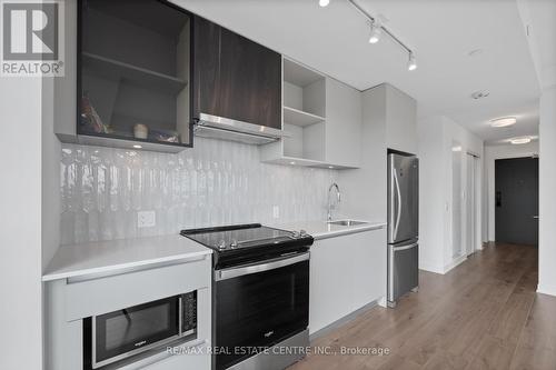 622 - 405 Dundas Street, Oakville, ON - Indoor Photo Showing Kitchen