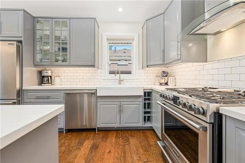 715 Drury Lane, Burlington, ON - Indoor Photo Showing Kitchen With Upgraded Kitchen