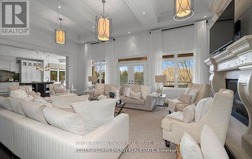 4 Calistoga Drive, Whitby, ON - Indoor Photo Showing Living Room