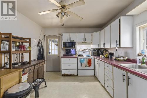 127 Mcfadden Ave, Sault Ste. Marie, ON - Indoor Photo Showing Kitchen