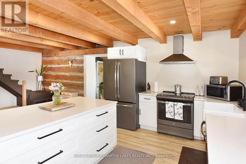 425 Digby Laxton Boundry Road, Kawartha Lakes, ON - Indoor Photo Showing Dining Room