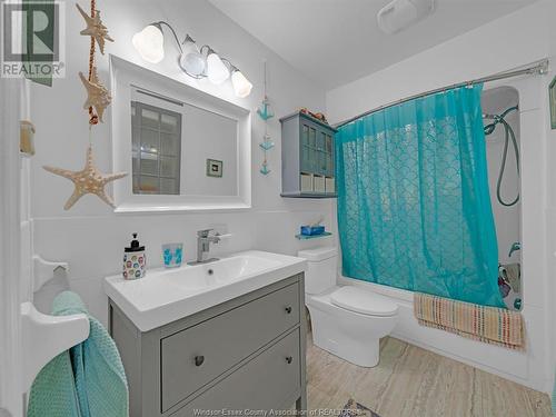 282 Pacific, Amherstburg, ON - Indoor Photo Showing Bathroom