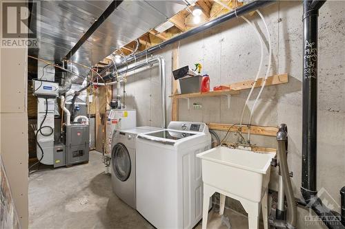 346 Hillsboro Private, Kanata, ON - Indoor Photo Showing Laundry Room