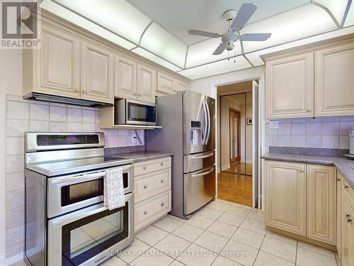 114 Granada Crescent, Toronto, ON - Indoor Photo Showing Kitchen