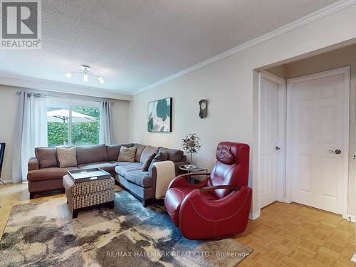 114 Granada Crescent, Toronto, ON - Indoor Photo Showing Living Room