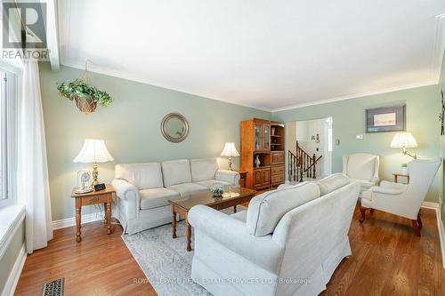 22 Albacore Crescent, Toronto, ON - Indoor Photo Showing Living Room