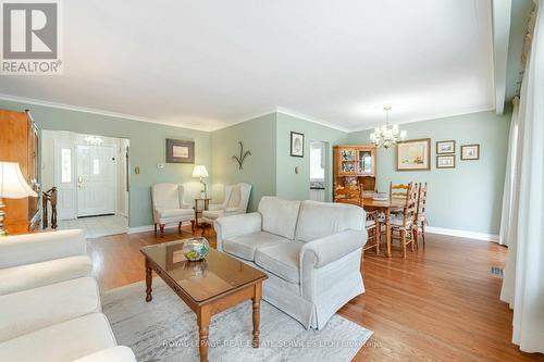 22 Albacore Crescent, Toronto, ON - Indoor Photo Showing Living Room