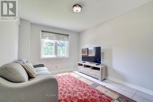 2584 Cushing Road, Mississauga, ON - Indoor Photo Showing Living Room