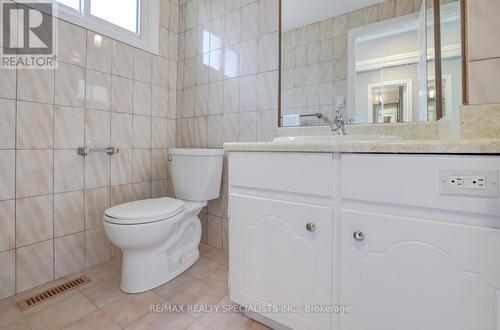 2584 Cushing Road, Mississauga, ON - Indoor Photo Showing Bathroom