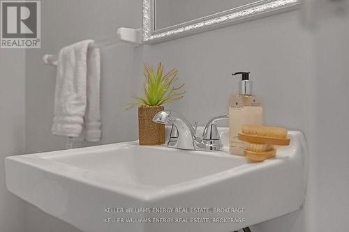 58 Parklane Circle, Clarington, ON - Indoor Photo Showing Bathroom