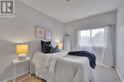 58 Parklane Circle, Clarington, ON - Indoor Photo Showing Bedroom