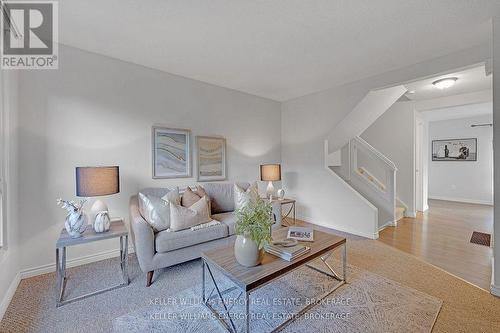 58 Parklane Circle, Clarington, ON - Indoor Photo Showing Living Room