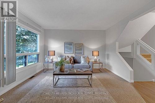 58 Parklane Circle, Clarington, ON - Indoor Photo Showing Living Room