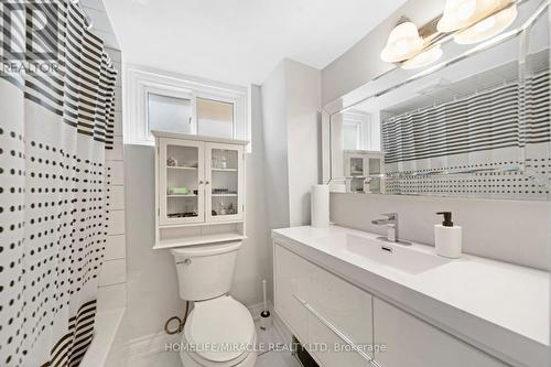 90 Deanvar Avenue, Toronto, ON - Indoor Photo Showing Bathroom