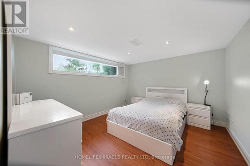 90 Deanvar Avenue, Toronto, ON - Indoor Photo Showing Bedroom