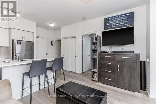 304 - 111 Worsley Street E, Barrie, ON - Indoor Photo Showing Kitchen