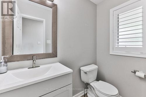 5133 Lampman Avenue, Burlington, ON - Indoor Photo Showing Bathroom
