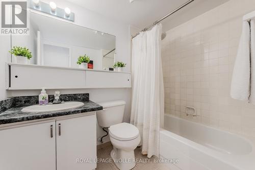 906 - 225 Harvard Place, Waterloo, ON - Indoor Photo Showing Bathroom