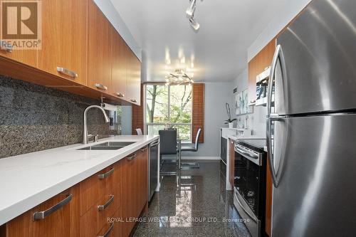 304 - 51 Harrison Garden Boulevard, Toronto, ON - Indoor Photo Showing Kitchen With Double Sink With Upgraded Kitchen