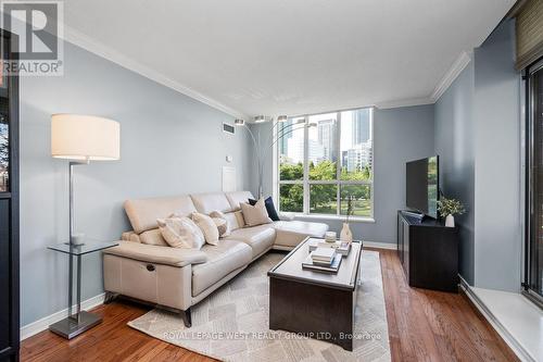 304 - 51 Harrison Garden Boulevard, Toronto, ON - Indoor Photo Showing Living Room