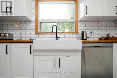 22 Beaucourt Road, Toronto, ON - Indoor Photo Showing Kitchen