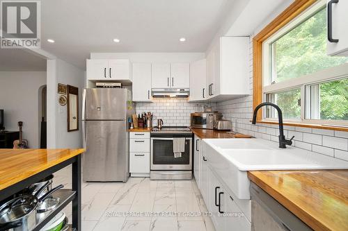 22 Beaucourt Road, Toronto (Stonegate-Queensway), ON - Indoor Photo Showing Kitchen With Upgraded Kitchen