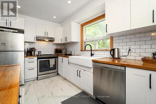 22 Beaucourt Road, Toronto (Stonegate-Queensway), ON - Indoor Photo Showing Kitchen