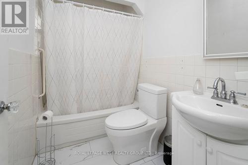 22 Beaucourt Road, Toronto (Stonegate-Queensway), ON - Indoor Photo Showing Bathroom