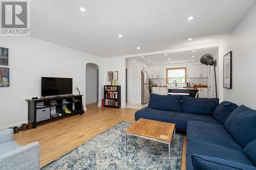 22 Beaucourt Road, Toronto (Stonegate-Queensway), ON - Indoor Photo Showing Living Room