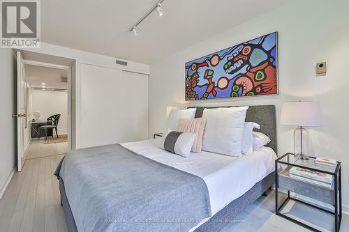 337 - 40 Oaklands Avenue, Toronto, ON - Indoor Photo Showing Bedroom