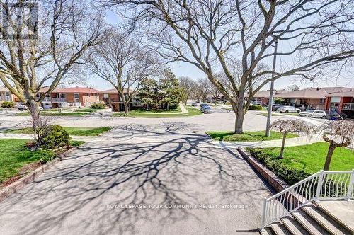 43 Starview Drive, Toronto (Humberlea-Pelmo Park), ON - Outdoor