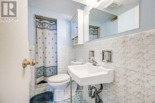 43 Starview Drive, Toronto (Humberlea-Pelmo Park), ON - Indoor Photo Showing Bathroom