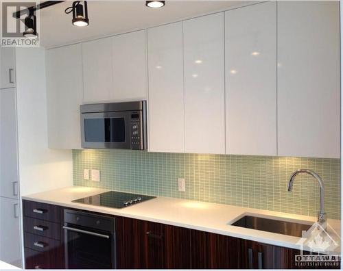 300 Lisgar Street Unit#605, Ottawa, ON - Indoor Photo Showing Kitchen With Upgraded Kitchen
