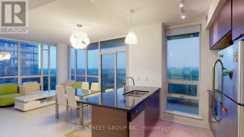 709 - 62 Forest Manor Road, Toronto, ON - Indoor Photo Showing Kitchen With Double Sink