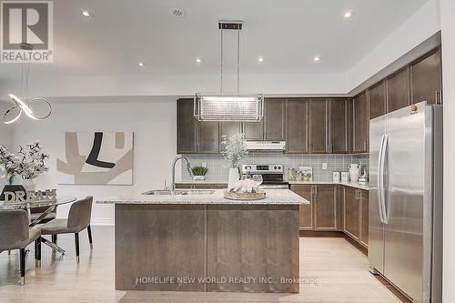 117 Lichfield Road, Markham, ON - Indoor Photo Showing Kitchen With Upgraded Kitchen