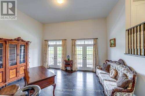 338 Concession 3 Road, Niagara-On-The-Lake, ON - Indoor Photo Showing Living Room