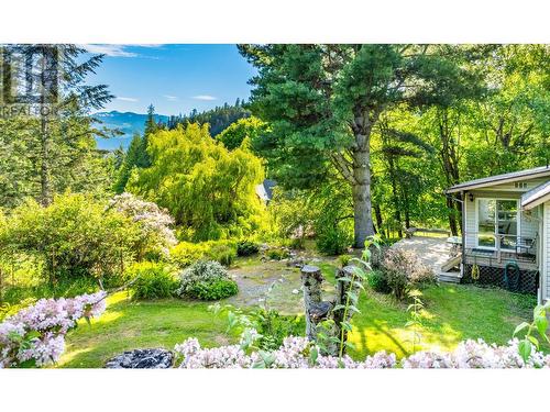 321 Golf View Street, Riondel, BC - Outdoor