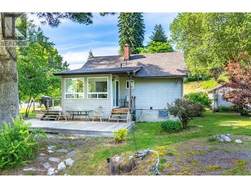 321 Golf View Street, Riondel, BC - Outdoor