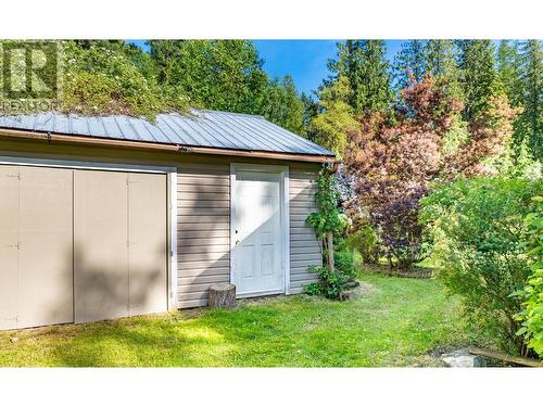 321 Golf View Street, Riondel, BC - Outdoor