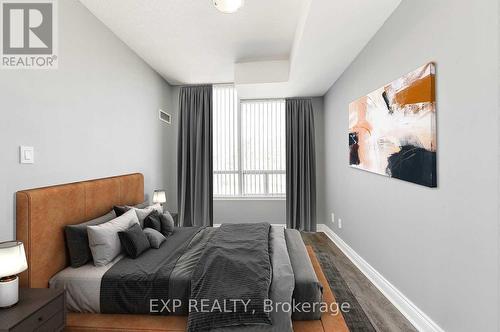 206 - 3504 Hurontario Street, Mississauga, ON - Indoor Photo Showing Bedroom