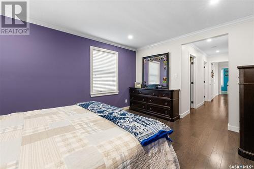 922 Caribou Street E, Moose Jaw, SK - Indoor Photo Showing Bedroom