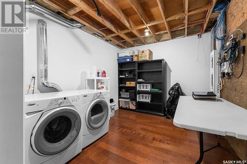 922 Caribou Street E, Moose Jaw, SK - Indoor Photo Showing Laundry Room