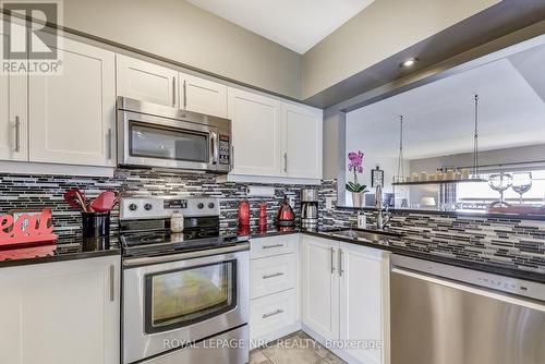 #302 A - 678 Line 2 Road, Niagara-On-The-Lake, ON - Indoor Photo Showing Kitchen With Upgraded Kitchen