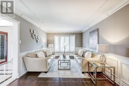 18 Western Skies Court, Vaughan (East Woodbridge), ON - Indoor Photo Showing Living Room